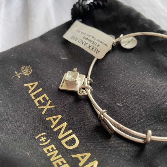 NWT Alex and Ani Silver Graduation Cap Bracelet 🎓 - Picture 8 of 9